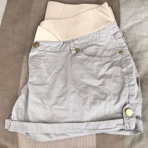 Maternity Shorts in gray